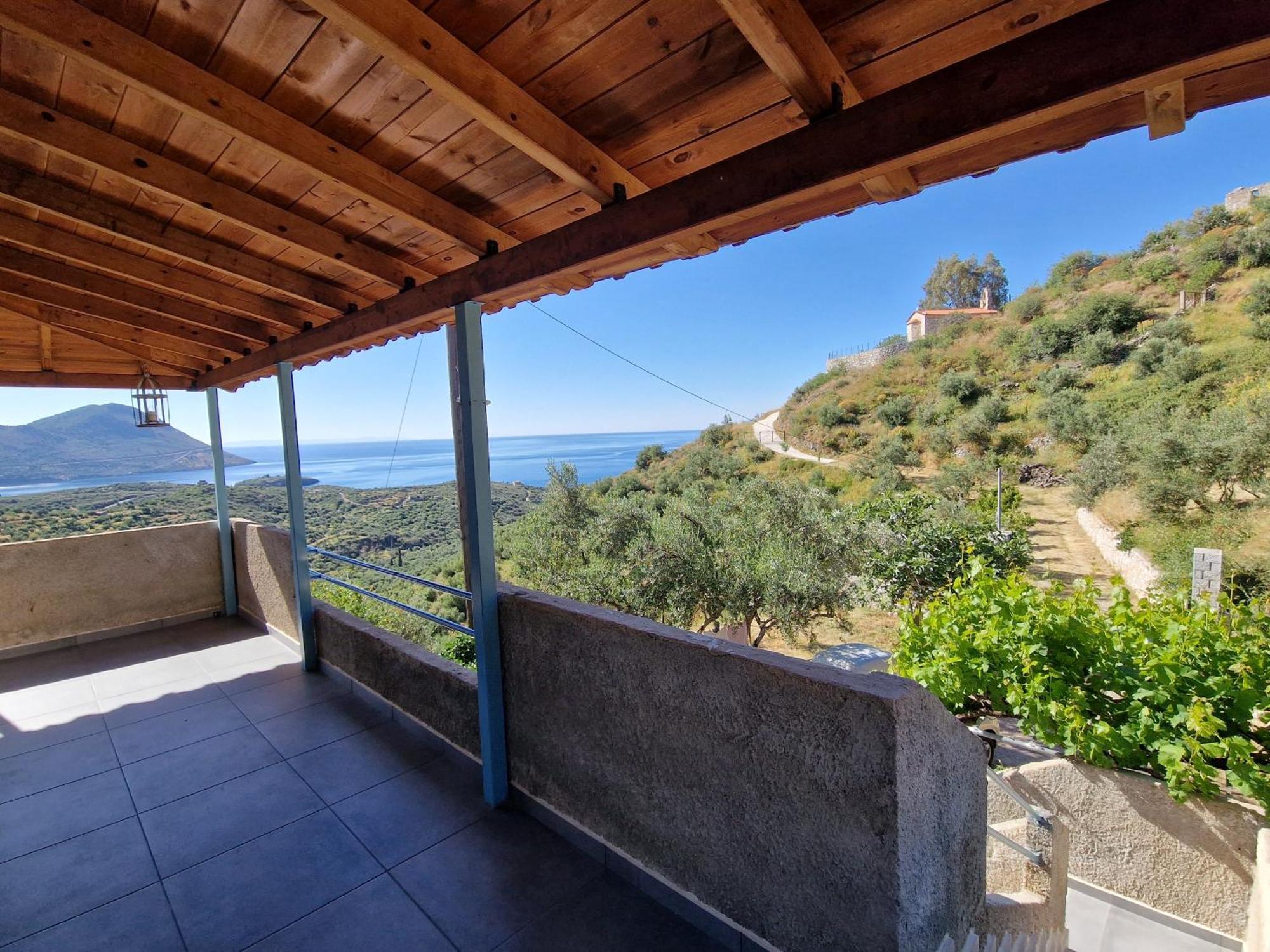 Holiday home Archontoula's Flomochori
